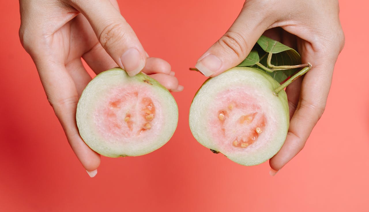 Guava: Health Benefits, Varieties, and Culinary Uses